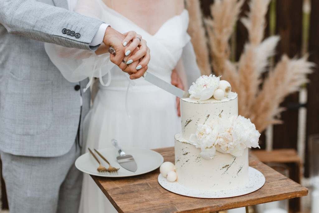 結婚式を食事会のみにしても大丈夫？気をつけるべきことは何？